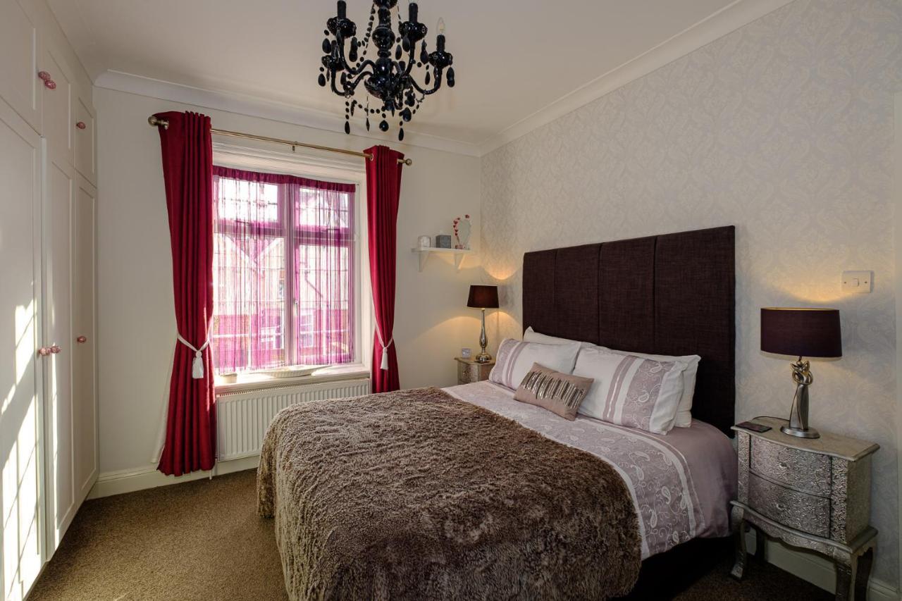 Robertsbrook Guest House สวาเนจ ภายนอก รูปภาพ