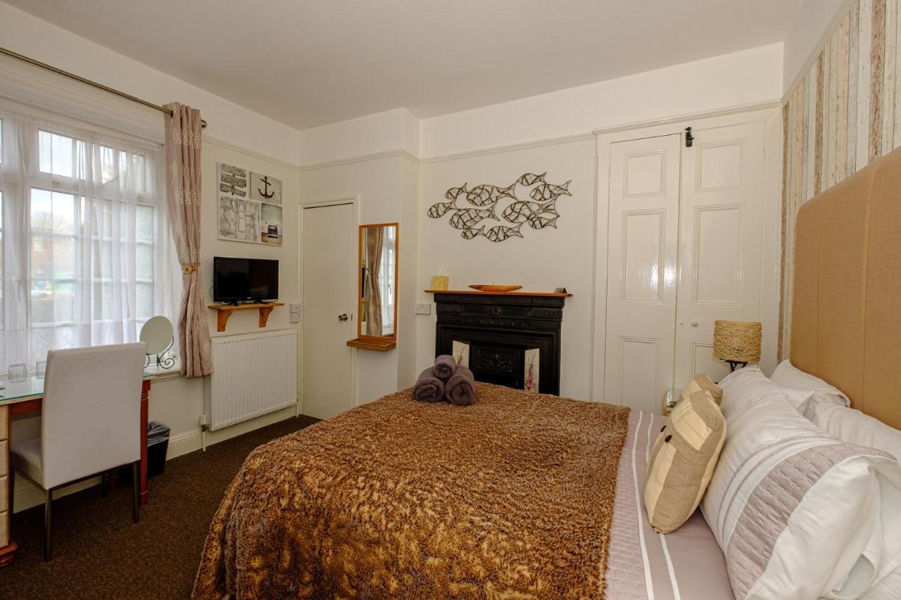 Robertsbrook Guest House สวาเนจ ภายนอก รูปภาพ